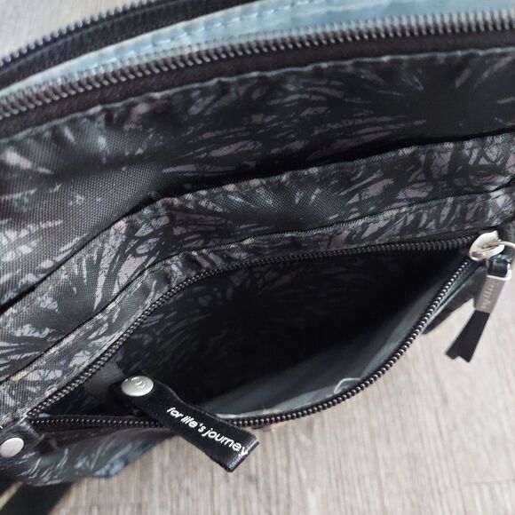 BAGGALLINI GO BAGG in ONYX FLORAL - Picture 7 of 8